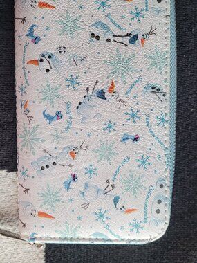 Olaf Loungefly Wallet